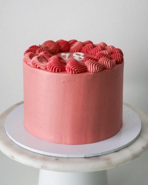 Tyylikäs pinkki kakku