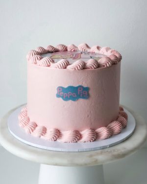 Vaaleanpunainen Pipsa Possu kakku